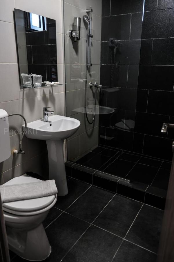 Hotel Bordeaux Galaţi Extérieur photo