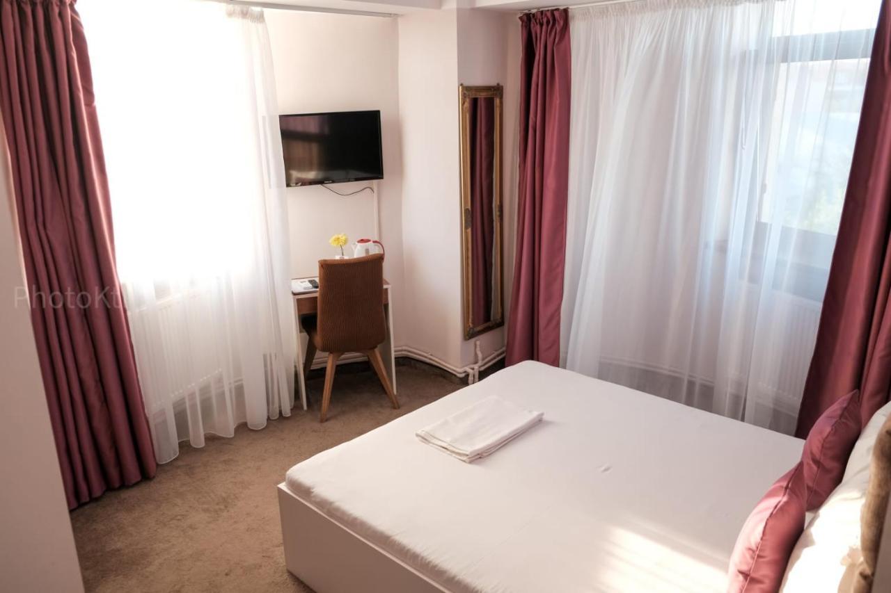 Hotel Bordeaux Galaţi Extérieur photo