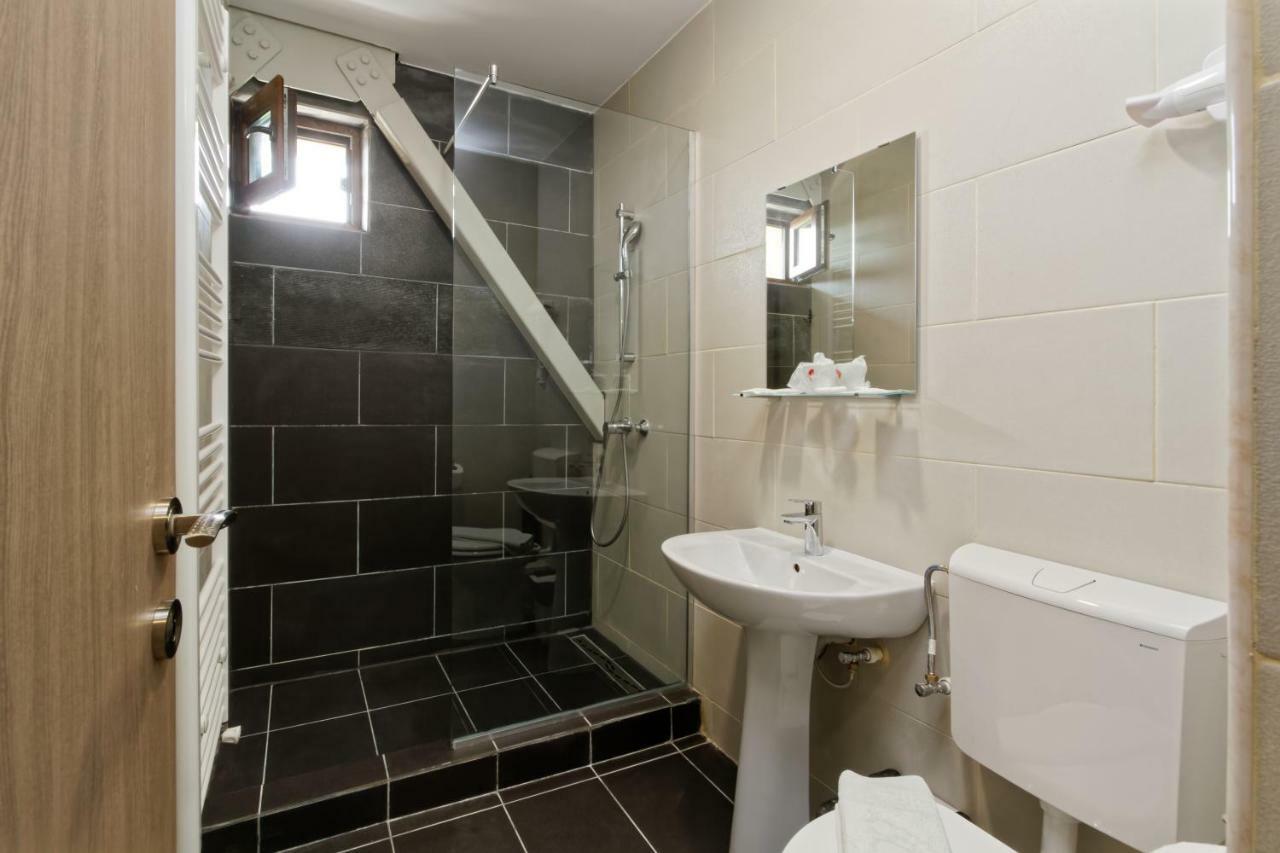 Hotel Bordeaux Galaţi Extérieur photo