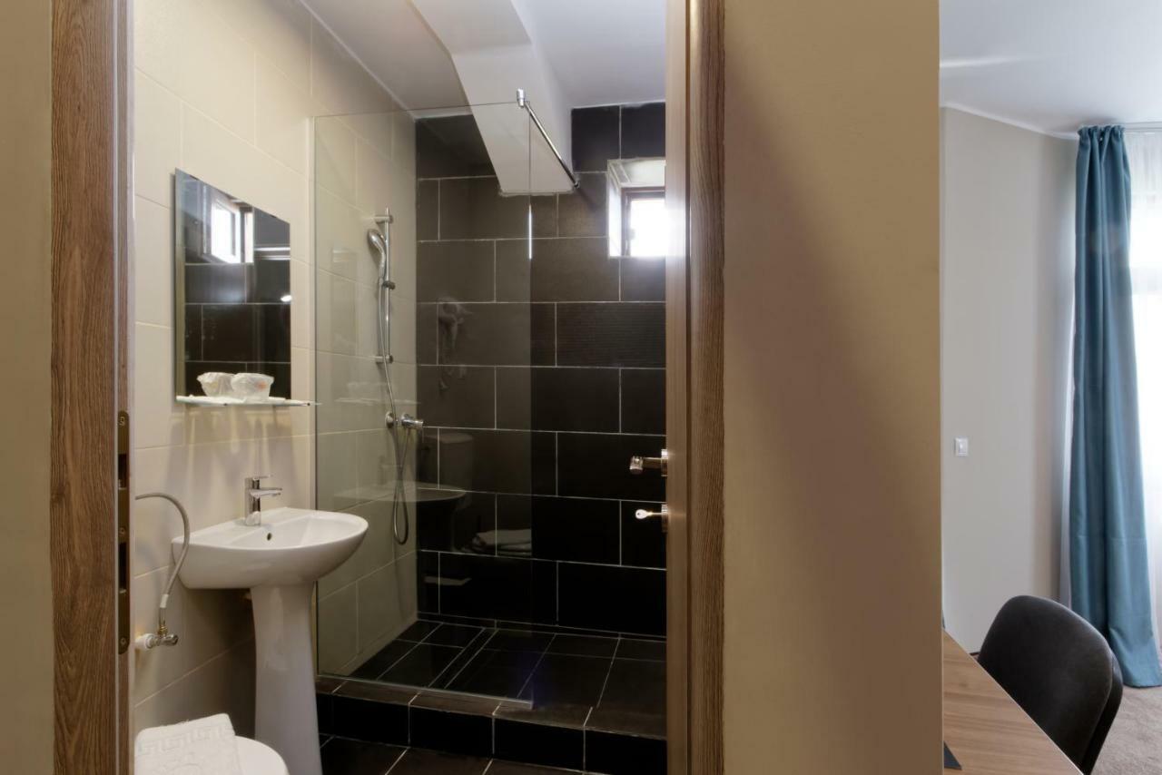 Hotel Bordeaux Galaţi Extérieur photo