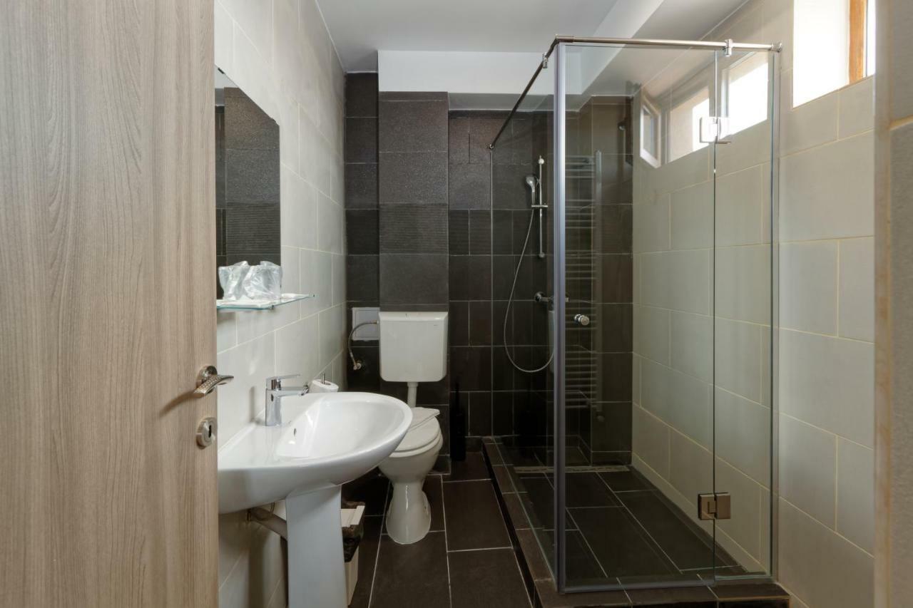 Hotel Bordeaux Galaţi Extérieur photo